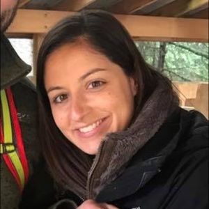 Meet your Posher, Courtney